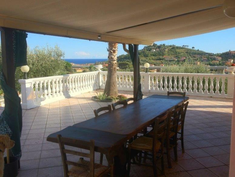 Villa Con Piscina A Imperia, Italy Extérieur photo