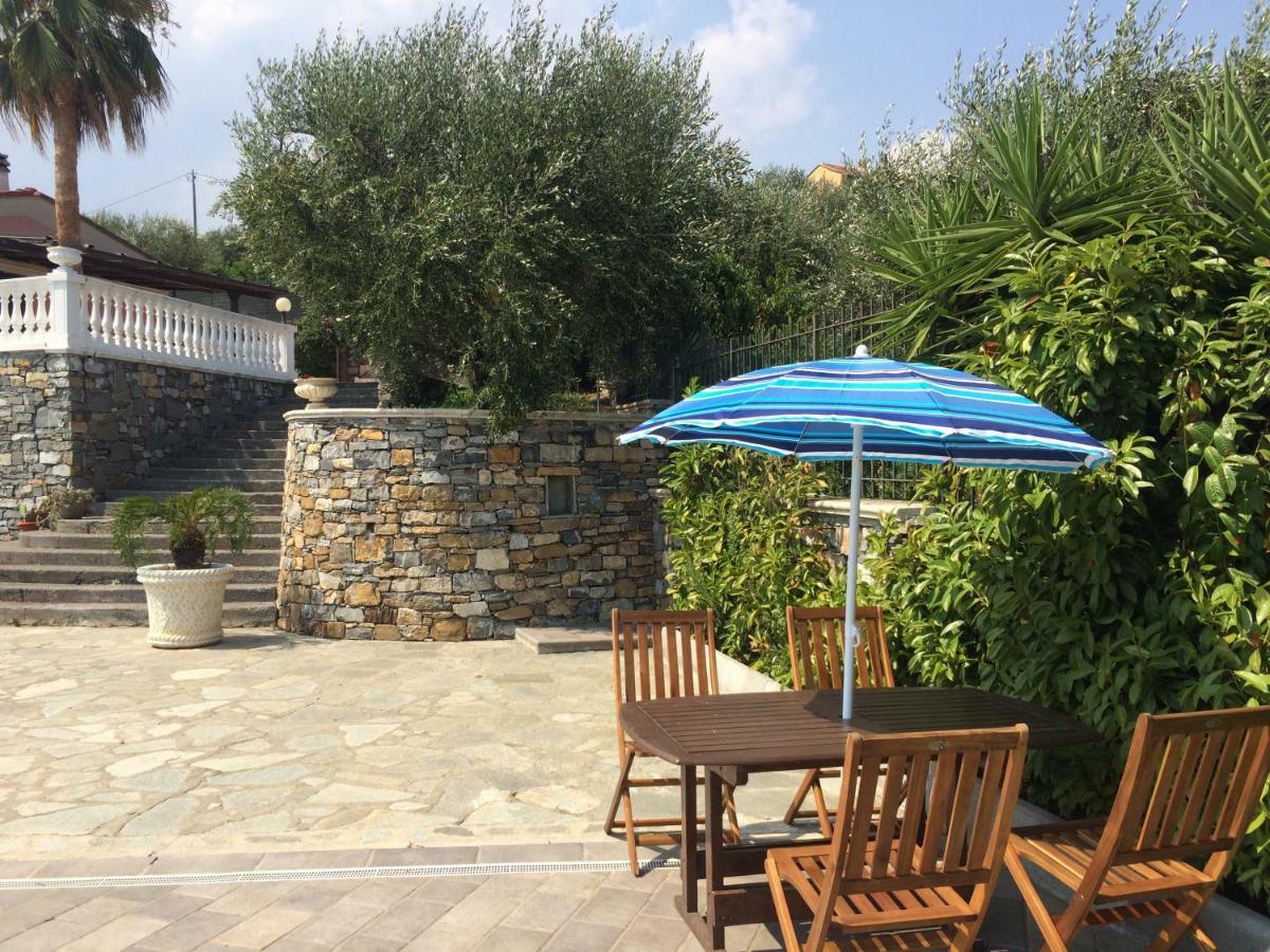 Villa Con Piscina A Imperia, Italy Extérieur photo