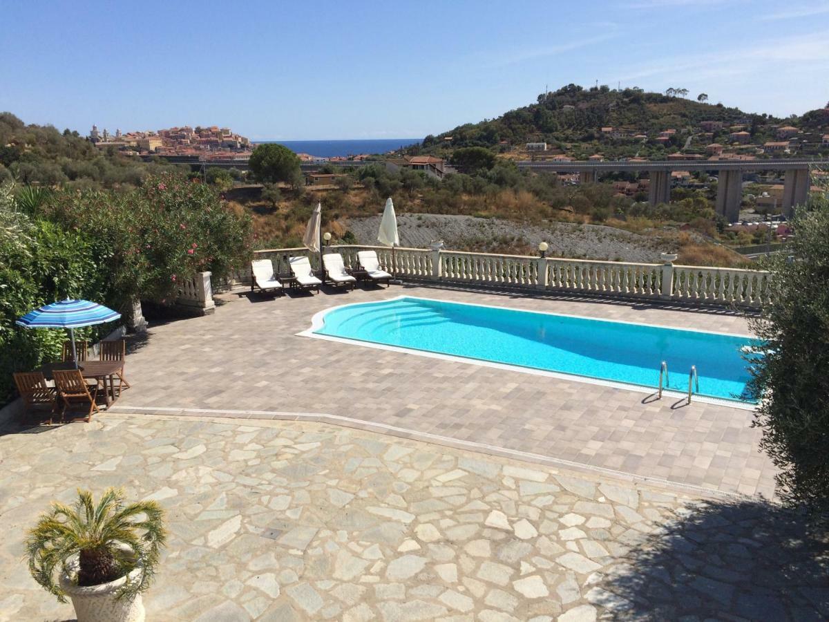 Villa Con Piscina A Imperia, Italy Extérieur photo